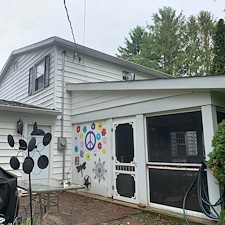 Professional-House-Washing-Service-in-Richmond-Indiana-by-Clean-Bee-Pressure-Washing 1